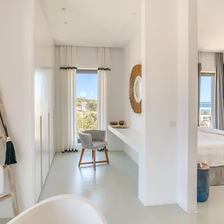 Amalthea, Outstanding Seaside Luxury Villa, Paros فيلة