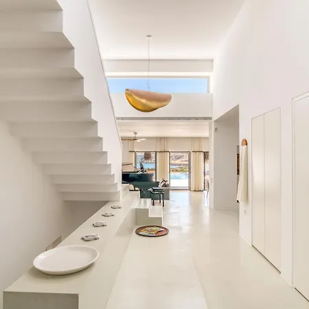 Amalthea, Outstanding Seaside Luxury Villa, Paros فيلة